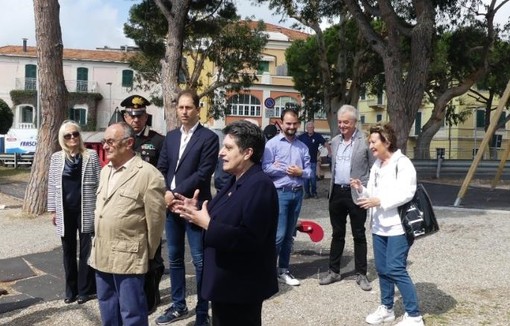 Diano Marina: Cerimonia di piantumazione alberi nei giardini antistanti l'approdo turistico Diano Marina: Cerimonia di piantumazione alberi nei giardini antistanti l'approdo turistico