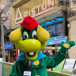 Prezzemolo, mascotte di Gardaland, torna a Sanremo accompagnato dalla sua orchestra itinerante