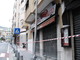 Sanremo: finisce fuoristrada, distrugge un palo della luce e fugge via. E' successo stanotte in via Fiume