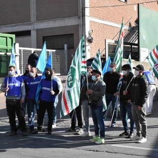 Sanremo, sciopero dei lavoratori del trasporto bibite, la Uiltrasporti al loro fianco: "Non si può accogliere nessun compromesso"