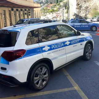 Sanremo: colleziona multe per divieto di sosta arrivando a 2.300 euro, alla fine pagherà a rate Sanremo: colleziona multe per divieto di sosta arrivando a 2.300 euro, alla fine pagherà a rate