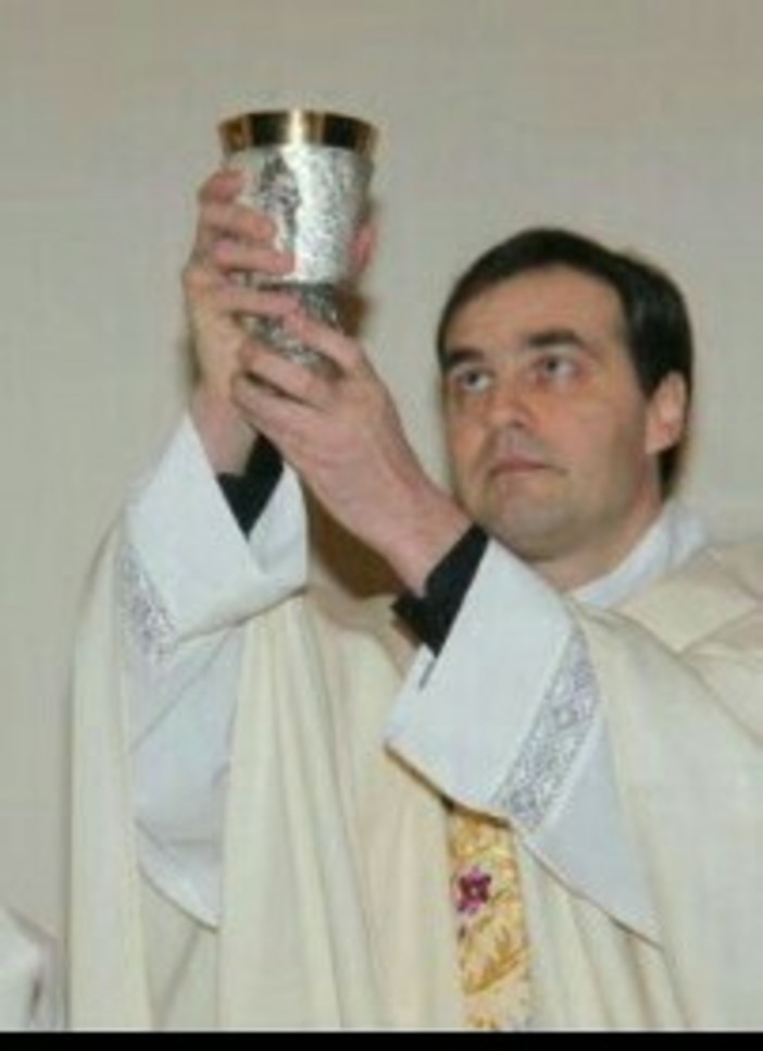 Imperia: il Consigliere delegato Ester D'Agostino da il benvenuto al nuovo Parroco della Chiesa di Artallo Imperia: il Consigliere delegato Ester D'Agostino da il benvenuto al nuovo Parroco della Chiesa di Artallo