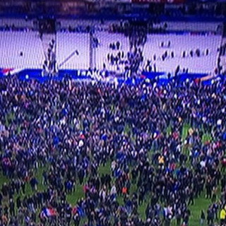 Attentati a Parigi: due imperiesi allo Stade de France. "Le esplosioni... Poi abbiamo visto portare via Hollande"