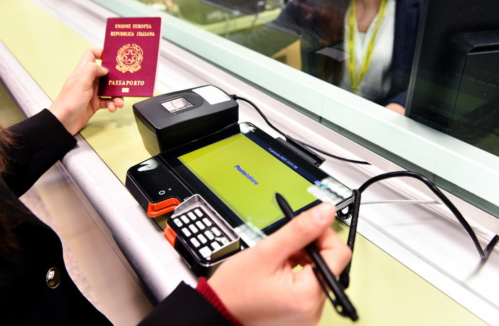 Rilascio Passaporti, Poste Italiane supera quota 100mila: servizio sempre più capillare anche nei piccoli comuni Rilascio Passaporti, Poste Italiane supera quota 100mila: servizio sempre più capillare anche nei piccoli comuni