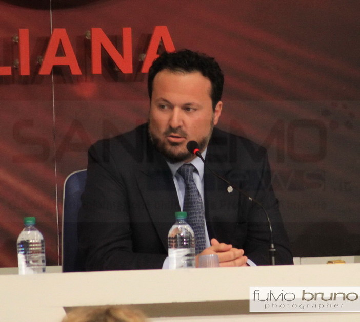 Festival Sanremo: iniziata la prima conferenza stampa al Roof dell'Ariston. La parola al sindaco Zoccarato Festival Sanremo: iniziata la prima conferenza stampa al Roof dell'Ariston. La parola al sindaco Zoccarato