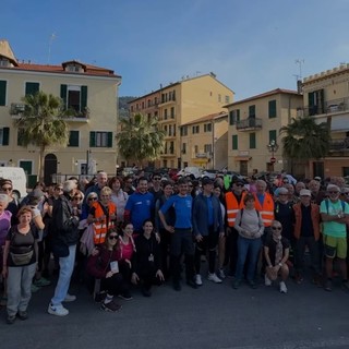 Mare, montagna ed entroterra: oltre 200 persone alla “Passeggiata di primavera” del Cai Ventimiglia (Foto)