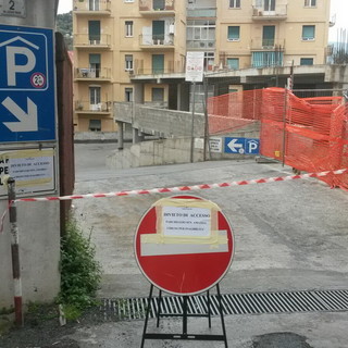 Imperia: potrebbe riaprire a breve il parcheggio di via Gazzano, la rassicurazione dell'Assessore Guido Abbo Imperia: potrebbe riaprire a breve il parcheggio di via Gazzano, la rassicurazione dell'Assessore Guido Abbo