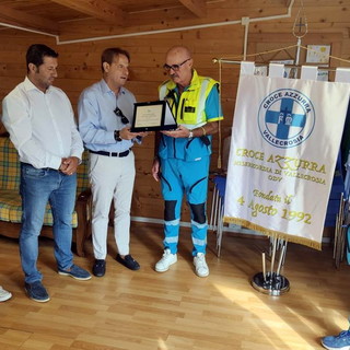 Vallecrosia: l’assessore regionale Marco Scajola premia la Croce Azzurra Misericordiae per i trent’anni di attività (Foto e Video) Vallecrosia: l’assessore regionale Marco Scajola premia la Croce Azzurra Misericordiae per i trent’anni di attività (Foto e Video)