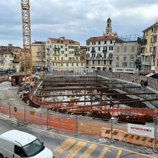 Sanremo: come procede il parcheggio di piazza Eroi? Lavori a rilento e grande preoccupazione tra commercianti e comune