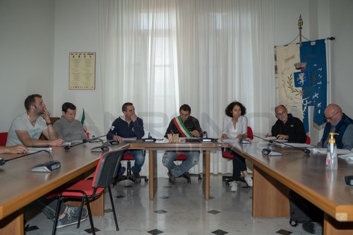 Triora: un Consiglio comunale dedicato ai lupi, domani l'allarme lanciato dal Sindaco si sposta sui banchi dell'assise