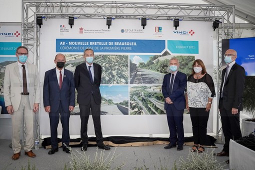 Dal 2022 sarà più facile entrare a Montecarlo: prima pietra per il nuovo svincolo di Beausoleil (Foto) Dal 2022 sarà più facile entrare a Montecarlo: prima pietra per il nuovo svincolo di Beausoleil (Foto)