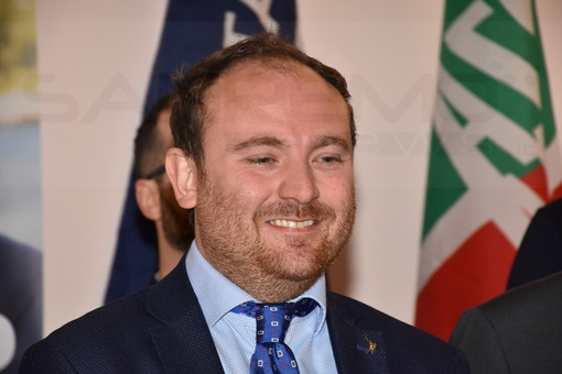 Roma: Di Muro (Lega) "Continuiamo il pressing sul Governo per le misure di sostegno ai frontalieri" Roma: Di Muro (Lega) "Continuiamo il pressing sul Governo per le misure di sostegno ai frontalieri"