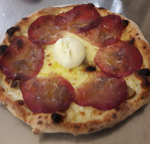 Pizza a domicilio: a Ceriana il Ristorante Pizzeria “La Piazza” ha attivato un servizio di delivery a casa