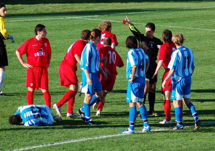 Calcio: sabato e domenica non si gioca in Liguria, ecco le squalifiche, nuova mazzata sul Santo Stefano 2005