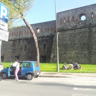 Sanremo: pic-nic a cielo aperto sul prato di Santa Tecla, la risposta di Michele Genovese