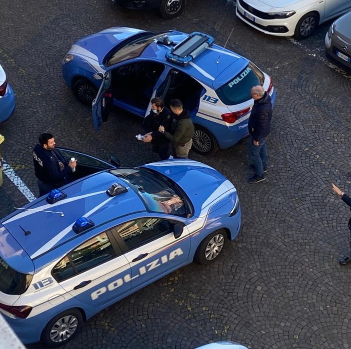 Ventimiglia: operazione 'Merla', 200 controlli e 5 arresti messi a segno dalla Polizia di Frontiera (Foto) Ventimiglia: operazione 'Merla', 200 controlli e 5 arresti messi a segno dalla Polizia di Frontiera (Foto)