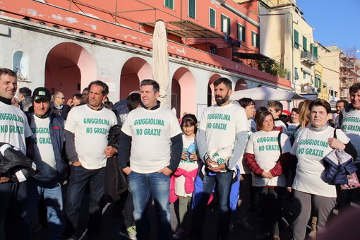 Una delle proteste del Comitato 'Salva Taggiasca' Una delle proteste del Comitato 'Salva Taggiasca'