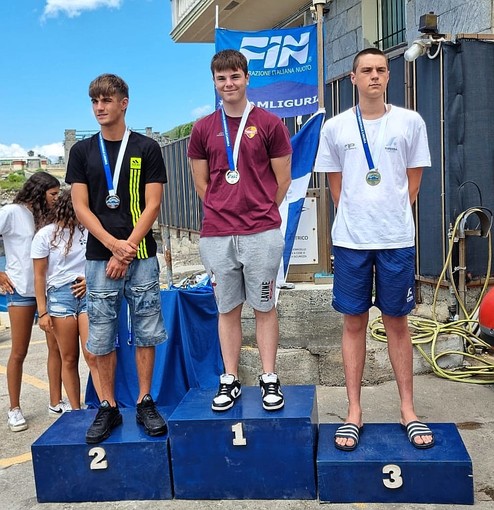 Nuoto: ottime prestazioni per gli imperiesi ai regionali di fondo, Filippo Sala campione ligure