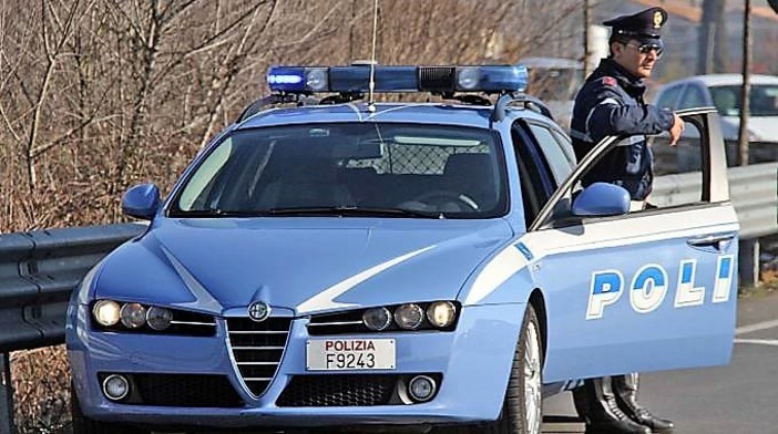 Giovane sanremese arrestato in autostrada a Novara con oltre 5 chili di marijuana in auto