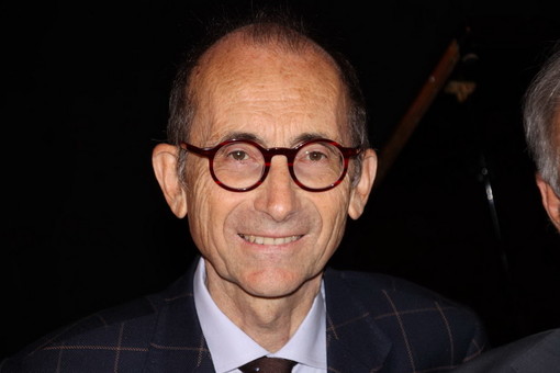 Bordighera: mozione di Trucchi sui nuovi treni regionali, "Spesa 300 mln ma non potranno raggiungere il ponente" Bordighera: mozione di Trucchi sui nuovi treni regionali, "Spesa 300 mln ma non potranno raggiungere il ponente"