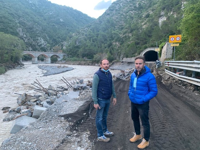 Alessandro Piana con il presidente Giovanni Toti nelle zone colpite dal maltempo nel Ponente Alessandro Piana con il presidente Giovanni Toti nelle zone colpite dal maltempo nel Ponente
