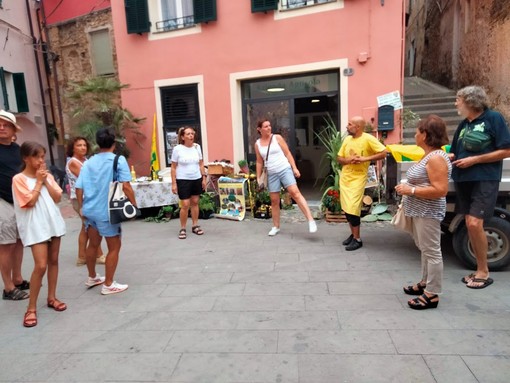 Civezza Passami l’Olio nuovo, torna la passeggiata nel borgo storico (Foto)