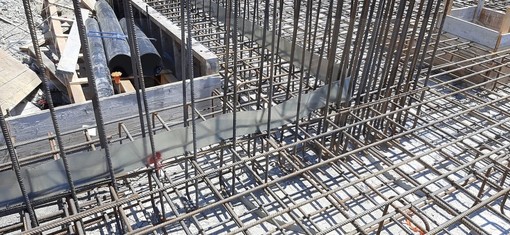 Sanremo: palazzetto dello sport a Pian di Poma, posata l'armatura metallica, da lunedì getto di cemento (Foto e Video) Sanremo: palazzetto dello sport a Pian di Poma, posata l'armatura metallica, da lunedì getto di cemento (Foto e Video)