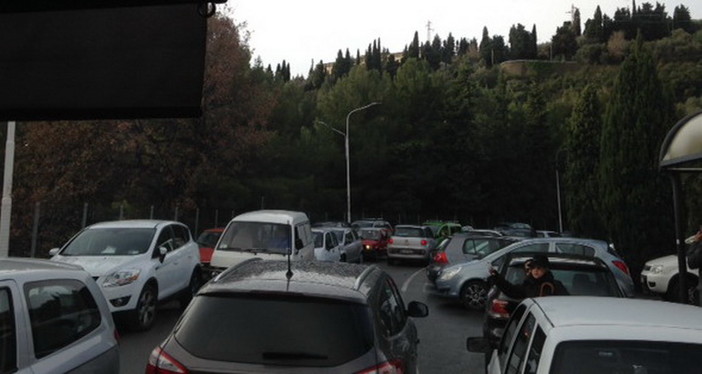 Imperia: situazione posteggi in prossimità dell'Ospedale, intervento di un lettore Imperia: situazione posteggi in prossimità dell'Ospedale, intervento di un lettore