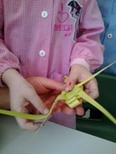 Ventimiglia: l'antica arte dei ‘Parmureli’ rivive tra i banchi della Scuola dell' Infanzia di Via Chiappori