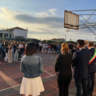 Per il primo giorno di scuola, la carica dei ‘duecento’ al Liceo ‘Aprosio’ di Ventimiglia Per il primo giorno di scuola, la carica dei ‘duecento’ al Liceo ‘Aprosio’ di Ventimiglia