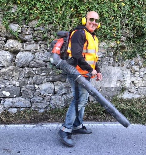 Valle Argentina: l'Assessore regionale Berrino pulisce la strada Provinciale 548 insieme a 70 volontari (Foto)