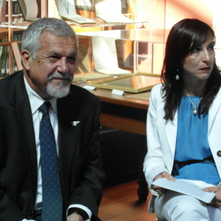 Bordighera: assegnato il “Parmurelu D’oru 2012” al Professor Paolo Giordano, preside dell’Università Central Florida Bordighera: assegnato il “Parmurelu D’oru 2012” al Professor Paolo Giordano, preside dell’Università Central Florida