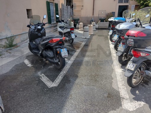 Sanremo: siccità e carenza d'acqua ma le perdite sono all'ordine del giorno, eccone una sul porto (Foto)