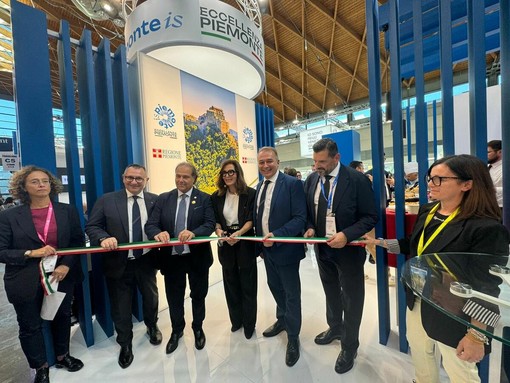 Piemonte e Liguria unite in sella: al TTG di Rimini firmato un patto per il cicloturismo Piemonte e Liguria unite in sella: al TTG di Rimini firmato un patto per il cicloturismo