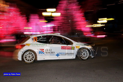 Rallye di Montecarlo: 'toccata' in prova per Loeb che perde 10 minuti, ora Ogier è solo al comando