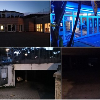 Bordighera, gli utenti: “Parcheggio sotterraneo del palasport Biancheri senza luce da dicembre” (Foto)