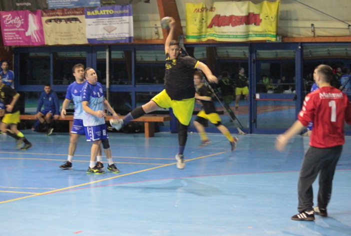 La Pallamano Ventimiglia Liguria Handball vince il derby contro il Mentone e si conferma in testa al campionato Paca
