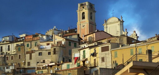 Perinaldo avrà la sua scuola estiva: martedì prossimo riunione in Comune ma il Sindaco è pronto a intervenire