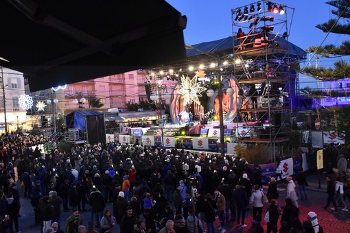 Sanremo: stasera il concerto vero ma intanto Piero Pelù ha già infiammato piazza Colombo (Foto)