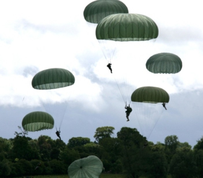 Sanremo: ad aprile un corso per allievi paracadutisti organizzato dalla locale sezione matuziana