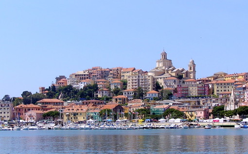 Imperia tra le 5 province più tristi d’Italia secondo iHappy, il coefficiente che valuta lo stato d’animo dei tweet Imperia tra le 5 province più tristi d’Italia secondo iHappy, il coefficiente che valuta lo stato d’animo dei tweet