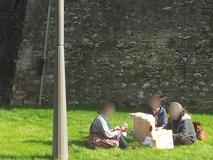 Sanremo: bivacco e pic-nic sul nuovo prato di Santa Tecla, il commento di un nostro lettore Sanremo: bivacco e pic-nic sul nuovo prato di Santa Tecla, il commento di un nostro lettore