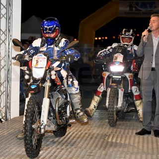 Sanremo: partita ieri sera la 10a edizione della 'HardAlpiTour', lo spettacolo notturno nelle foto di Tonino Bonomo