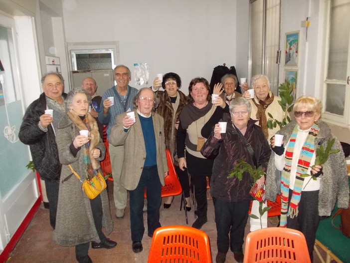 Vallecrosia: pomeriggio di poesia e cultura ieri al Circolo 'Smile' Vallecrosia: pomeriggio di poesia e cultura ieri al Circolo 'Smile'