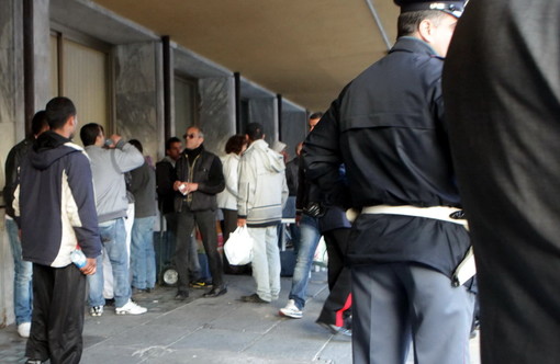 Ventimiglia: tensione tra profughi e media questa sera alla stazione, inscenata una protesta