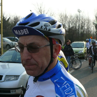 Ciclismo: primo centro di Paquale Introzzi (Blu di Mare) a Morimondo