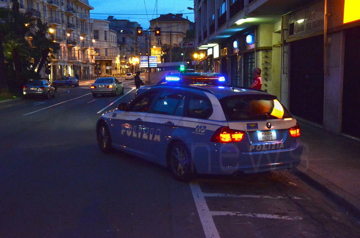 Sanremo: importante operazione antidroga della Polizia, arrestato noto spacciatore magrebino Sanremo: importante operazione antidroga della Polizia, arrestato noto spacciatore magrebino