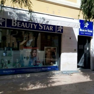 Diano Marina: furto questa notte ai danni della profumeria Beauty Star, indagini della Questura Diano Marina: furto questa notte ai danni della profumeria Beauty Star, indagini della Questura