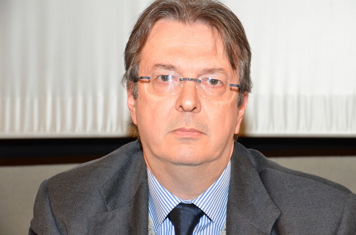 La Regione proroga al 17 novembre i termini per la presentazione del modello AE per i danni del maltempo alle imprese, soddisfazione della Confcommercio La Regione proroga al 17 novembre i termini per la presentazione del modello AE per i danni del maltempo alle imprese, soddisfazione della Confcommercio