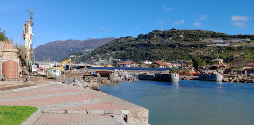 Lavori in corso tra ponte e ciclabile dopo la demolizione del ponte sull'Argentina: riunione lunedì e fondi regionali confermati Lavori in corso tra ponte e ciclabile dopo la demolizione del ponte sull'Argentina: riunione lunedì e fondi regionali confermati